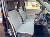 白を基調としたシートデザインなので夏も車内が熱くならなそうですね♪