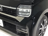 LEDヘッドライトは、点灯の瞬間から最大光量を発揮し、突然暗くなるトンネルなどでの安定感を高めます。