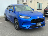 周囲の造形と連動したバーチカル(垂直な)フロントグリルが洗練された印象を演出します。