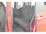 中古車をキレイで気持ちよくお乗りいただけるよう、エンジンルームからシートを外した洗浄まで、目に見えない部分も徹底的に洗浄しています!