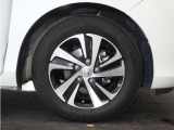 ◆純正ホイール装着車◆シンプルなデザインのホイールキャップ付きです。