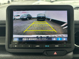 バックカメラも付いています! 運転が不慣れな方でも安心して駐車が可能です!