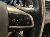 ミリ波レーダーとカメラを組み合わせたLEXUS Safety System。長距離の高速走行が快適になる、全車速追従型のレーダークルーズコントロールに対応しています。