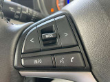 オーディオの音量やチャンネル操作ができるスイッチが、ハンドルに付いています。運転中でも、操作が行えて非常に安全・便利です!