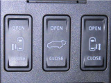 両側電動スライドドアを装備しております。