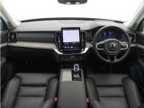 Google搭載/ETC2.0/360度カメラのフルセット搭載。11.2インチ・タッチスクリーン式センターディスプレイと、モード選択式の12.3インチデジタル液晶ドライバー・ディスプレイを装備。