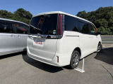 お手頃ノアで親しい方とドライブをお楽しみください。