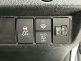 【VSA】ブレーキ時の車輪ロックを防ぐABS、加速時などの車輪空転を抑えるTCS、旋回時の横滑り抑制の3つの機能をトータルに制御!予期しないクルマの挙動の乱れを防ぐ安全装備です♪