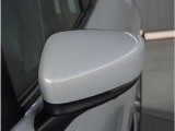 【ドアミラーウインカー】格好良さだけではなく対向車両からの視認性もよく安全に走行する為の安全装備のひとつです。