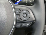 【レーダークルーズコントロール】(全車速追従機能付)付きです。車速に応じて追従支援してくれるので、ロングドライブも快適です。詳細は販売店スタッフまでおたずねください。