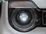 切れにくく明るい!LEDヘッドライト装備