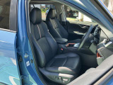 自社整備工場併設! 納車整備からアフターフォローまでお任せください。 車検や定期点検、オイル交換はもちろん、ナビやドラレコ、バックカメラ、ETC等の取り付けも当店にお任せください。