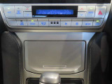 左右独立温度コントロールフルオートエアコンです。運転席、助手席それぞれで独立して温度設定ができます。冷え性の方が乗っても安心ですね♪