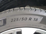 225/50R18    車両装着タイヤサイズです。 タイヤのご相談もトヨタモビリティ石川にお任せください