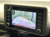 【バックカメラ】駐車時に後方がリアルタイム映像で確認できます。大型商業施設や立体駐車場での駐車時や、夜間のバック時に大活躍!運転スキルに関わらず、今や必須となった装備のひとつです!