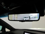 【デジタルインナーミラー】はヘッドレストや荷物などで視界をさえぎられずに後方視界がクリアです
