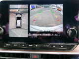 見下ろしているかのような映像で、駐車もスムーズにできる。アラウンドビューモニター
