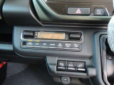 フルオートエアコンとなっております!面倒な手間なく車内の温度を快適に保ちます!