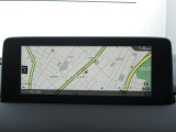 マツダコネクトの8.8インチワイドセンターディスプレイです。『Android Auto』『Apple CarPlay』や独自のコネクテッドサービスに対応したインターフェイスシステムです。