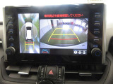 車両を上から見たような映像をナビ画面に表示するパノラミックビューモニターが付いています。