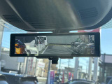 【インテリジェントルームミラー】バックドアについてますカメラと連動して、後方の映像がルームミラーに映ります。