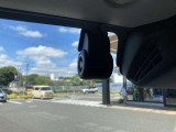 ドライブレコーダーの写真になります。昨今、車に必須な装備になってます!万が一があったときにしっかり記録されていると安心です。駐車監視機能がついている機種もありますので、盗難防止にも一役買ってます!