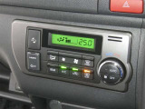 【オートエアコン】車内温度を感知して自動で温度調整をしてくれるのでいつでも快適な車内空間を創り上げます!どの席に座っても快適なドライブが楽しめます♪