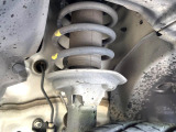 お車を安心してお乗りいただく為には、足回りの定期点検が欠かせません。サービスサポート(有償保証)では無料点検もご提供しており、安心のカーライフをお過ごしいただけるサポート体制が整っています。