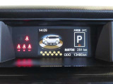 カラーヘッドアップディスプレイ付き。少ない視線移動で情報を確認できるので、運転の疲労軽減に繋がりますよ♪