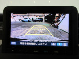 後方確認はオマカセのリアカメラ付です。雨天時や夜間のバック駐車時などで特に視界の安全確認に役立ちます。
