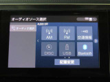 トヨタ純正9インチディスプレイオーディオ装備。