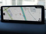 マツダコネクトの10.25インチワイドセンターディスプレイです。『Android Auto』『Apple CarPlay』や独自のコネクテッドサービスに対応したインターフェイスシステムです。