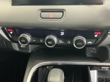 運転席/助手席シートヒーターで寒い日もすぐに温かくなり快適に過ごせます。3段階の温度調整が可能です