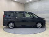 全車1年間の走行距離無制限のロングラン保証付きです。また、さらに安心をお求めの方には1年〜2年の保証延長ができる「ロングラン&alpha;保証」(有償)もお選びいただけます。