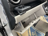 ダッシュボード周辺画像です。小物を置くのに便利な収納スペースです(^^♪