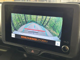 【バックカメラ】駐車時に後方がリアルタイム映像で確認できます。大型商業施設や立体駐車場での駐車時や、夜間のバック時に大活躍!運転スキルに関わらず、今や必須となった装備のひとつです!