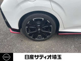 純正アルミホイール装着
