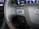 【ステアリングスイッチ】運転中に視線を前に向けたまま画面の操作できます。