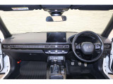 操作性に優れた運転席となります!小物入れや各ボタンの配置にこだわり、使いやすいです!座り心地もよく視認性も良好なのでロングドライブもお任せ下さい!