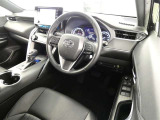 SUVならではの見晴らし良い運転視界で快適なドライブをお楽しみいただけます。