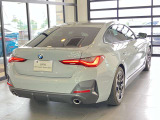 BMWのメカニックによる、100項目の納車前点検エンジン、ミッション、マフラー、電気系統やコンピュータなどを詳細に点検します。交換基準の部品があれば、純正部品を使用し整備した後にお客様にお渡しします。