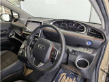 見通しのよいすっきりとした視界で、誰でも運転しやすいです。運転のしやすさは疲れにくさにも繋がりますよ♪