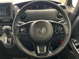 【純正革巻きステアリング】上質な革を使用することで、手にしっかり馴染みとても運転しやすいハンドルです♪