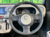 インテリアに合わせたデザインのステアリングは、運転される方のことも考え、運転しやすい形状、大きさです。是非一度、実際に触ってお確かめください。