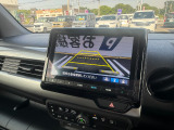 バックカメラも付いています! 運転が不慣れな方でも安心して駐車が可能です!