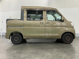 コンパクトで運転しやすく、小回りがいい。狭い道や駐車場でも扱いやすい。