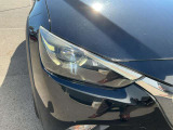 ヘッドライトにはLEDを採用!部分的にハイビームとロービームを使い分けるアダプティブLEDヘッドライトを装備!!進行方向はハイビーム、対向車へはロービームと自動で照射範囲をコントロールしてくれます!!