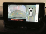 バックギアに入れると、このように後方が映し出されます!駐車の際とても安心!便利!最終確認はご自身の目と耳で必ず行ってください!