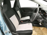 気になる汚れは「まるまるクリン」で解消! 当社の中古車はシートを外して隅々までキレイにクリーニングしてあります(但し、一部 高年式車両等は除きます)