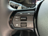 視点を変えることなくハンドルの手元で音量調整やチャンネル変更などが操作できます!!